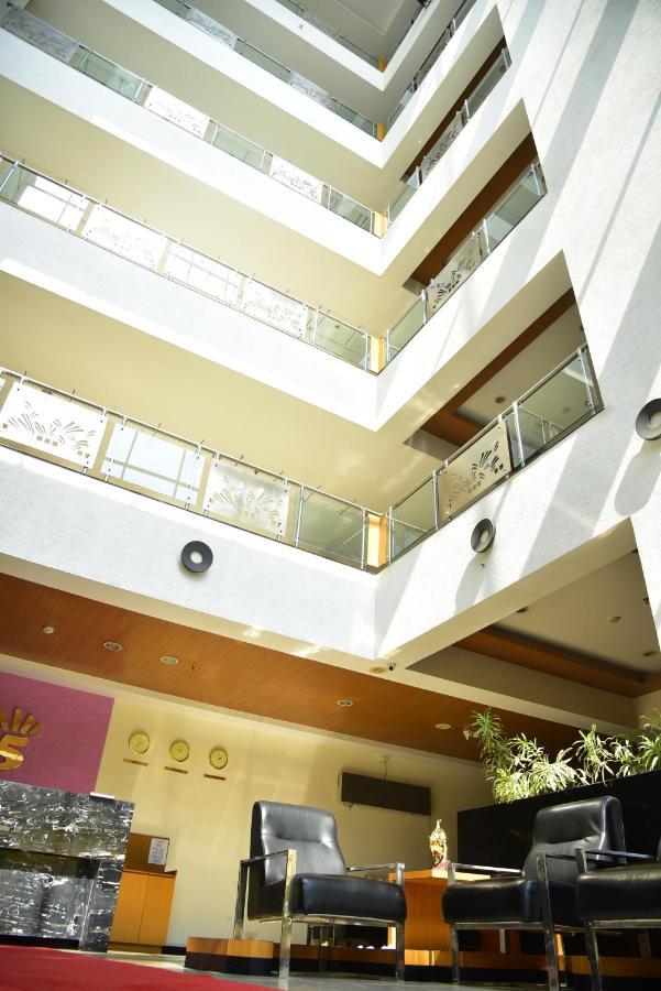 Hi 5 Hotel & Experience Nászik Kültér fotó