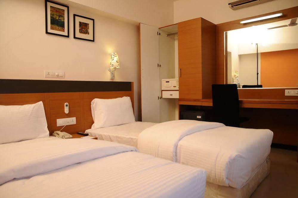Hi 5 Hotel & Experience Nászik Kültér fotó
