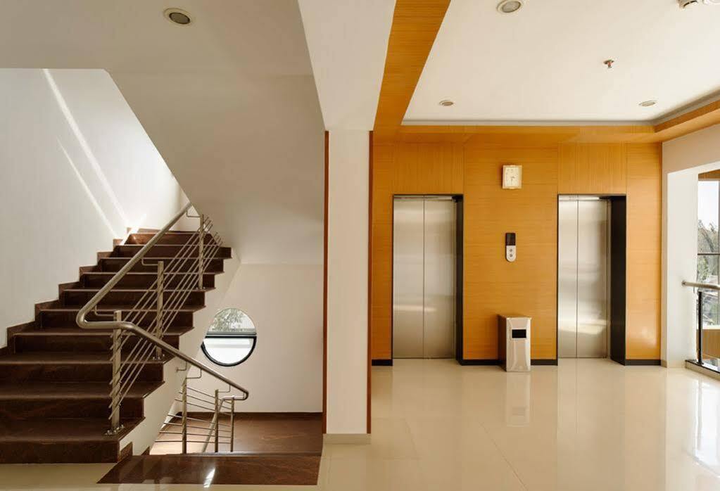 Hi 5 Hotel & Experience Nászik Kültér fotó