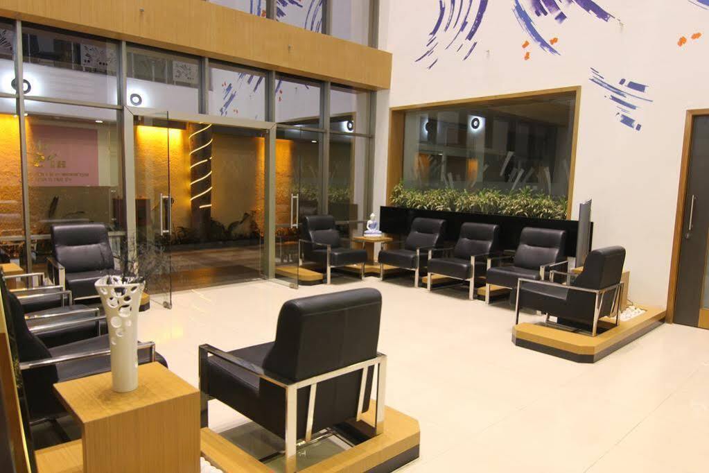 Hi 5 Hotel & Experience Nászik Kültér fotó